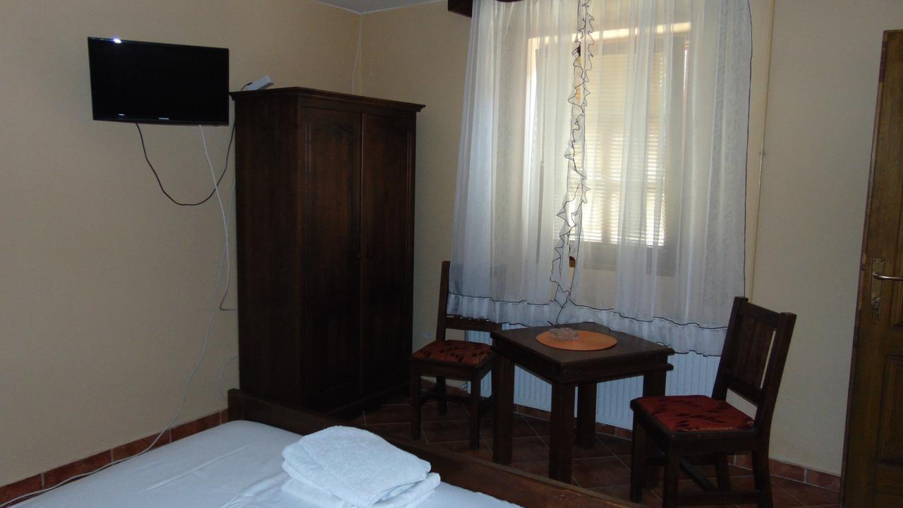 Rooms Milin Lagum Irig Екстериор снимка