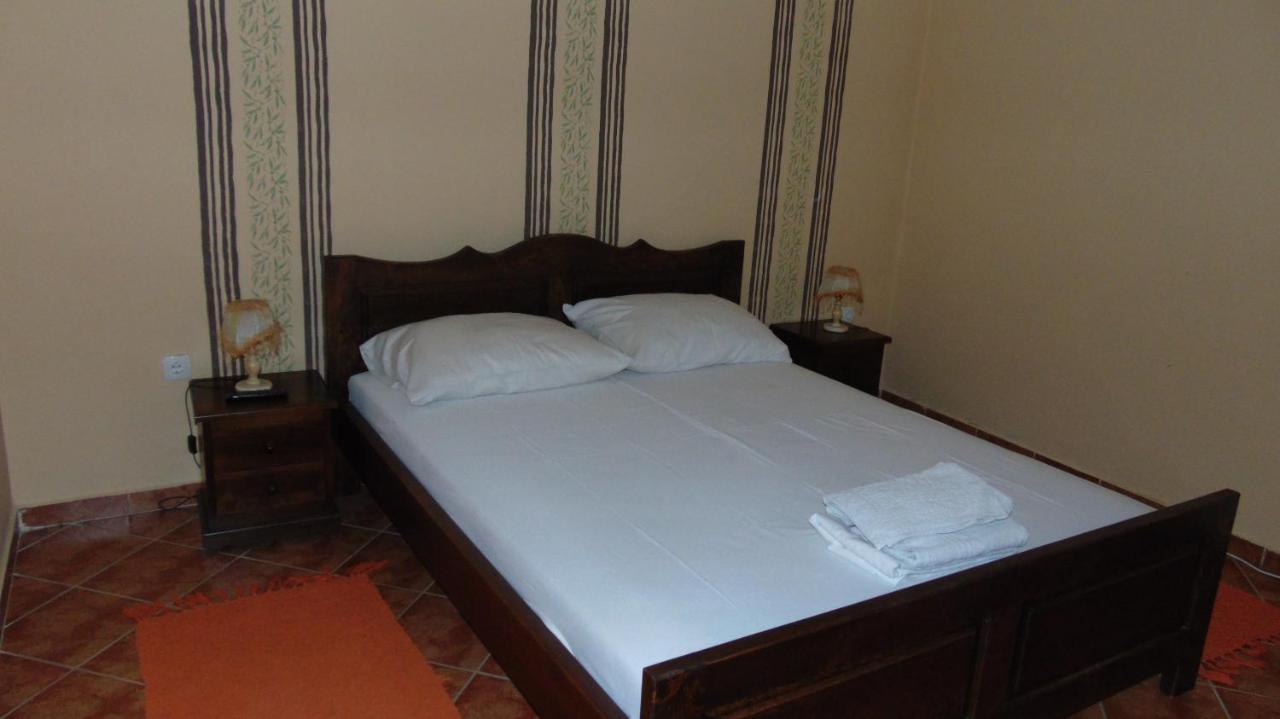 Rooms Milin Lagum Irig Екстериор снимка